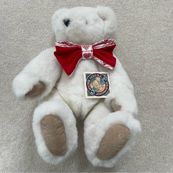 Vintage Vermont Teddy Love Bear 1995 - New with Tags ❤️ - Picture 1 of 14